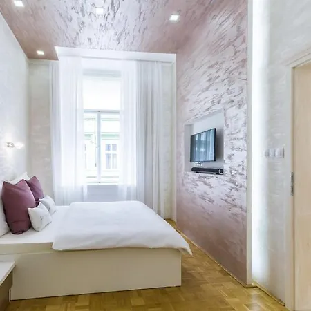 Stylish 5 Minutes Walk From City Center Prague