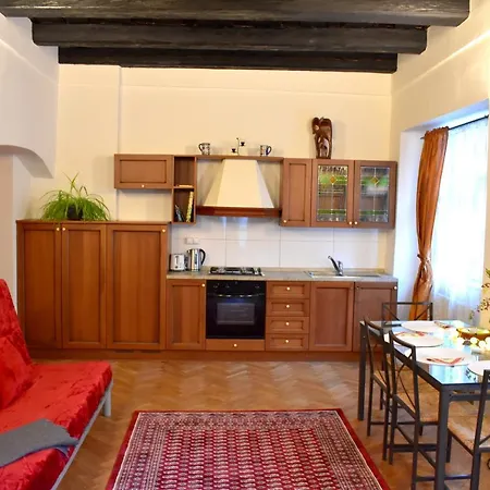 Apartment Lesser Town! *
