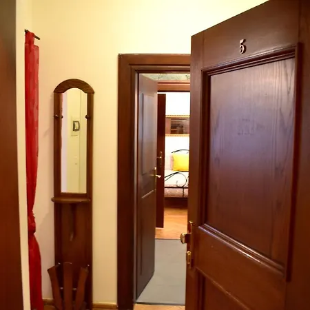 Apartment Lesser Town! *