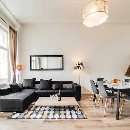 Charles Bridge - 3 Bedroom - Old Town Apartment