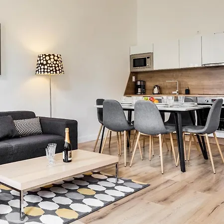 Apartment Charles Bridge - 3 Bedroom - Old Town