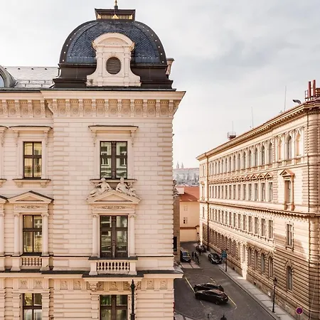 Apartment Charles Bridge - 3 Bedroom - Old Town