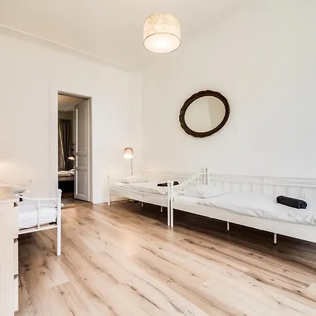 Charles Bridge - 3 Bedroom - Old Town Apartment *