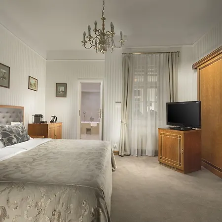 Pod Vezi 4* Prague