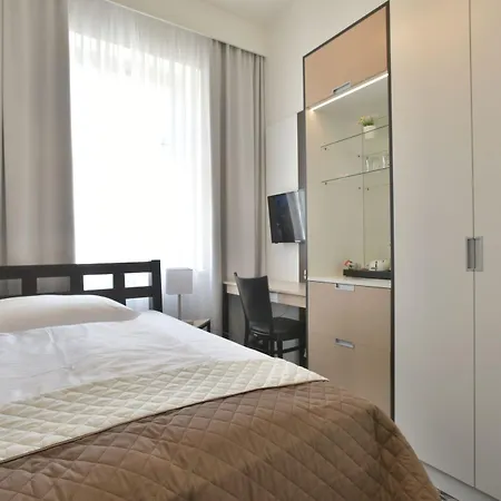 Hotel Machova 3*