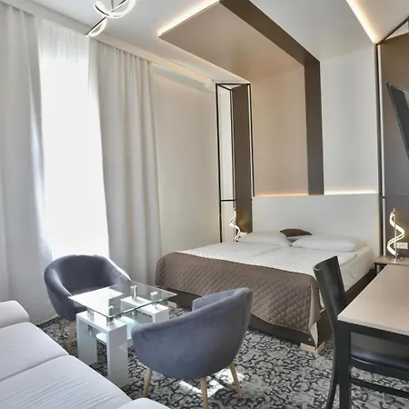 Hotel Machova 3*