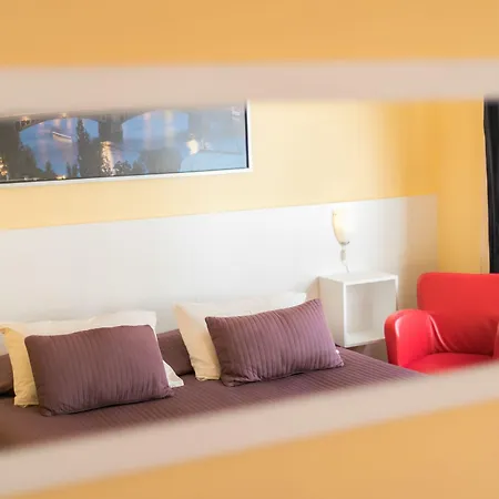 Lounge Crown