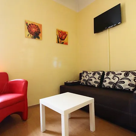 Lounge Crown Hotel