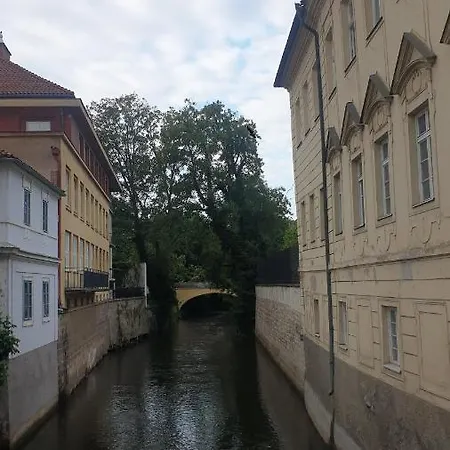 Laxmi Happy Home In Prague