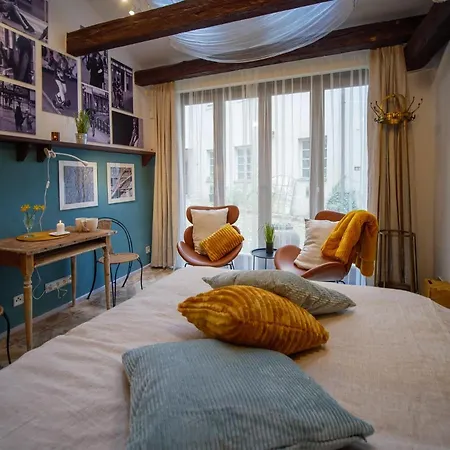 Romantic Nest Under Castle Apartament Praga