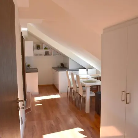 New Rooftop With Private Wellness, Sauna & Whirlpool Bath