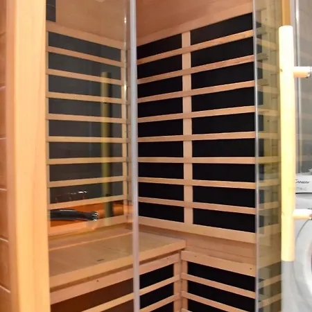 Apartment New Rooftop With Private Wellness, Sauna & Whirlpool Bath *