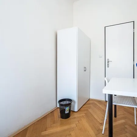 Apartment Stepanska 36 *