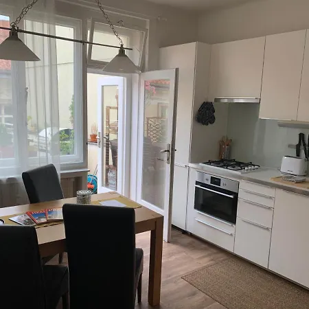 Apartmán Anenska By Charles Bridge 2 *
