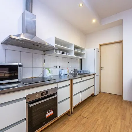 Apartment Stepanska 36 *