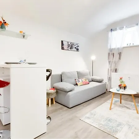 Apartment Private Studio By Hosts *