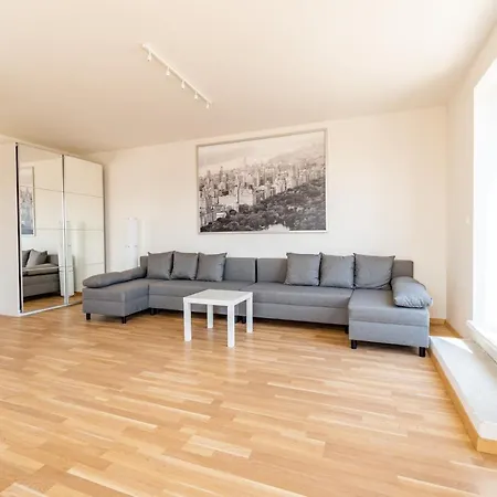 Penthouse # 81 With Panoramic View In Elite Rezidence With Free Parking Praha