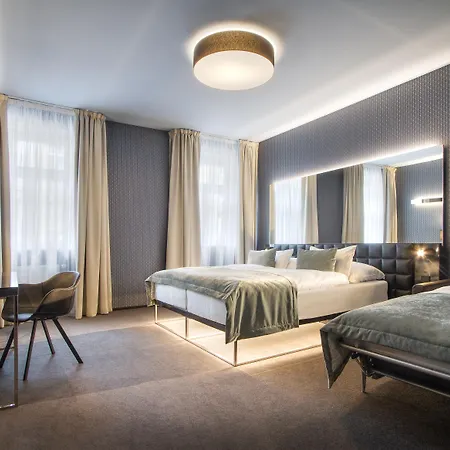 Mucha Hotell 4*