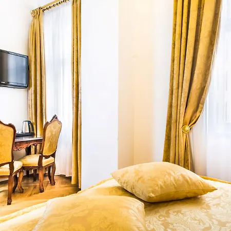 Charles Bridge Palace Hotell 4*