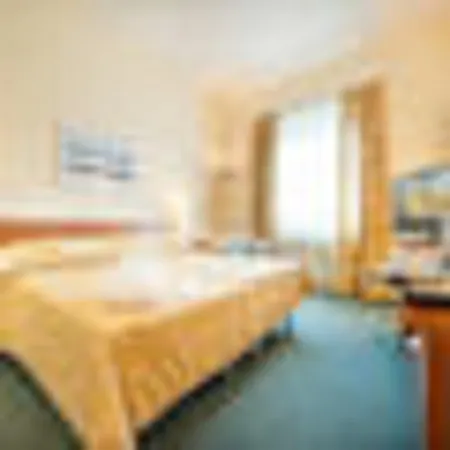 Hotell Ramada Airport 4*