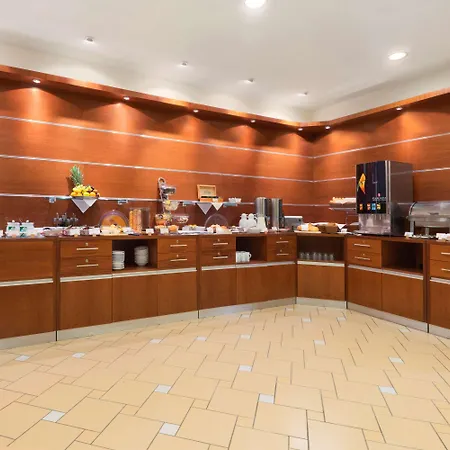 Ramada Airport Hotell 4*
