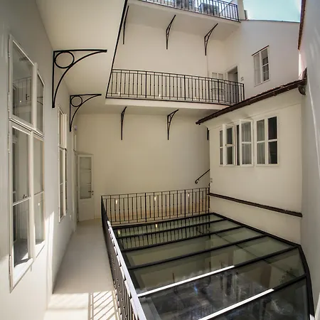 Bishop's House 4*