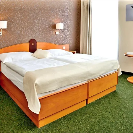 Hotel Merkur - Czech Leading Prag