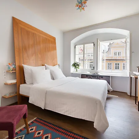 Hotell Design Neruda 4*