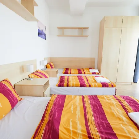 University Hotel Szálloda 2*