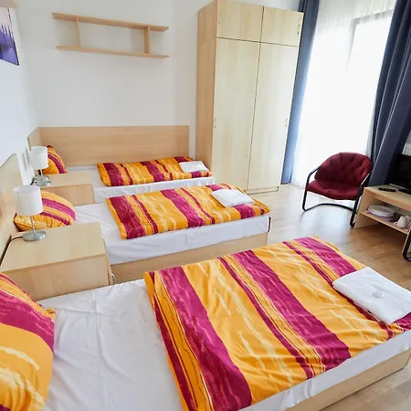 University Hotel Szálloda 2*