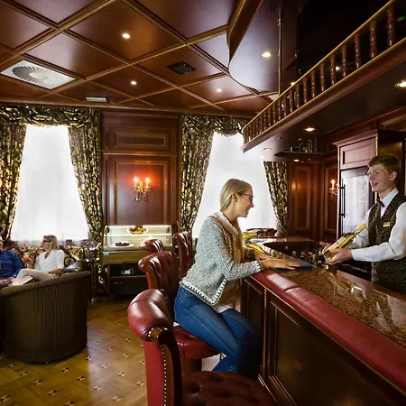 Luxury Family Royal Palace Hotel