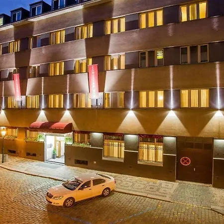 Otel Cloister 3*