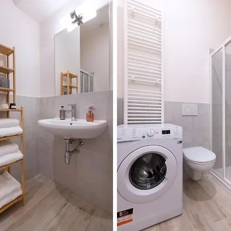 Kinsky Garden And By Dwellfort Apartmanhotel