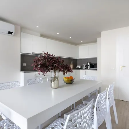 Kinsky Garden And By Dwellfort Apartmanhotel