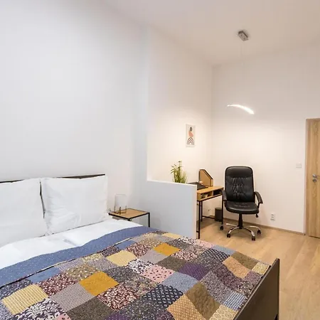 Appartement Unique In Karlin By Days Praag