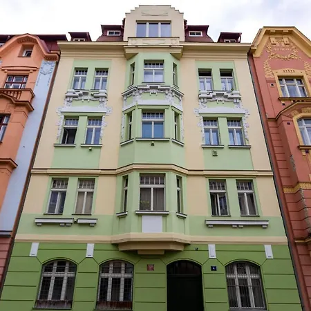 Unique In Karlin By Days * Praag
