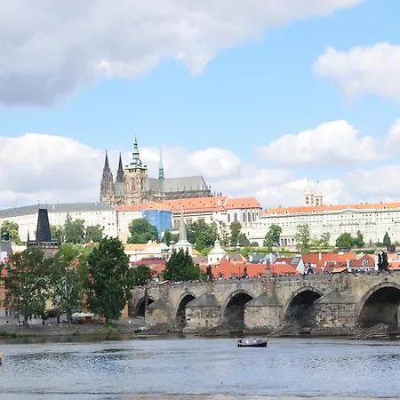Metropolis Prague Apartment *