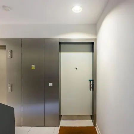 Modern Spacious Flat With A Terrace And A Parking * Prague