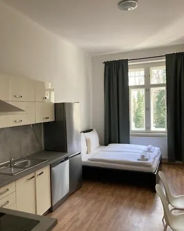 Aparthotel Erbenova 3*