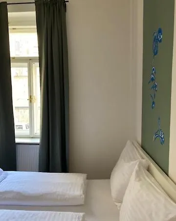 Aparthotel Erbenova 3*