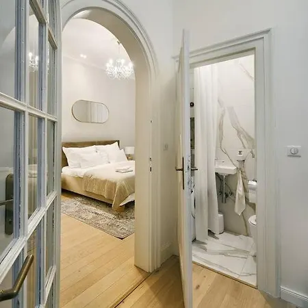 Old Town Luxury Apartment/sauna/bathtub/ac Apartment