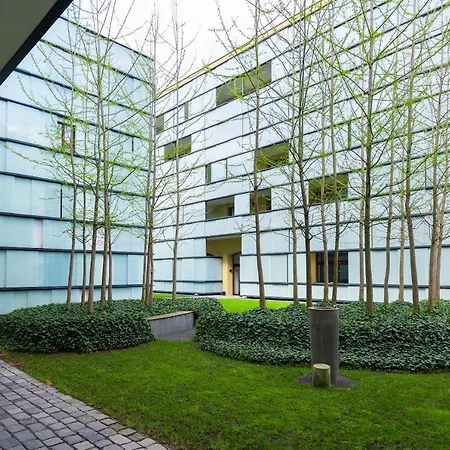 With 4 Bedrooms Apartment