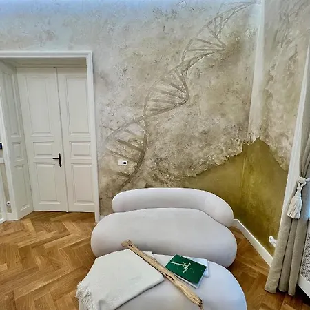 Wabi Sabi Nest W/ Garage *