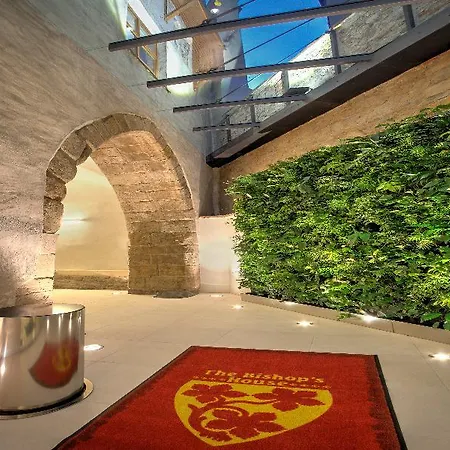 Bishop's House 4*