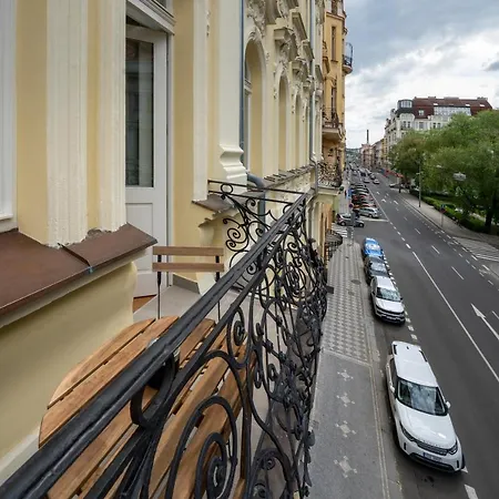 Zborovska Aparthotel