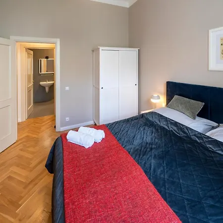 Aparthotel Zborovska
