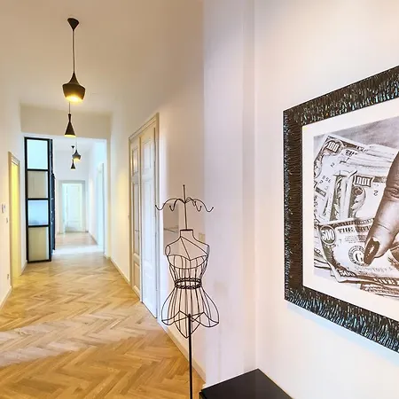 Grand Central Residence By Tkc 4* Prague