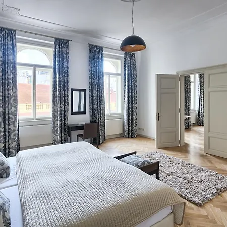 Grand Central Residence By Tkc Prague
