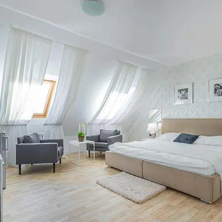 Tamara With Air-conditioning And Parking Apartment *