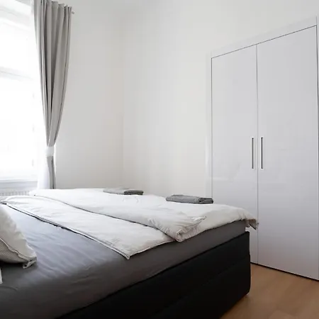 The Dante - Family And Friends Apartment